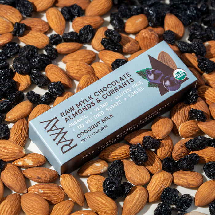 Mylk Chocolate Almonds & Currants Bar